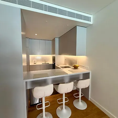 Horizon Beachfront - Pool View, Quarteira * Bicas