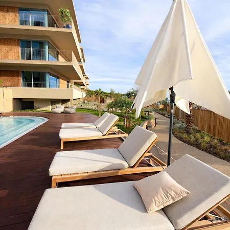 Apartment Horizon Beachfront - Pool View, Quarteira Bicas