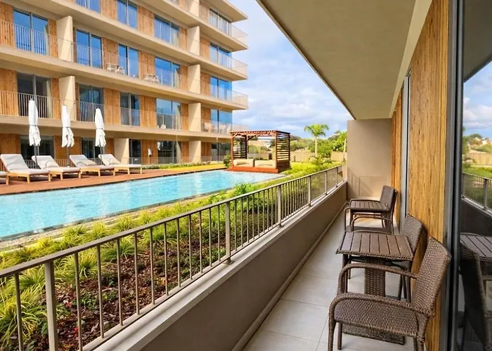 Horizon Beachfront - Pool View, Quarteira דירה *