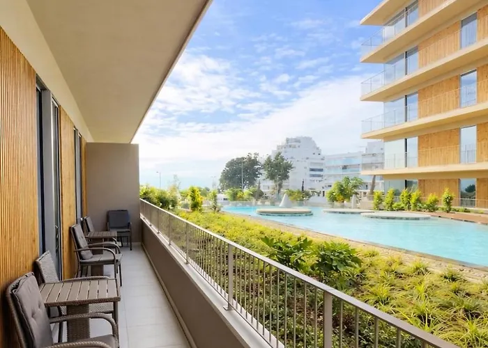 Horizon Beachfront - Pool View, Quarteira *